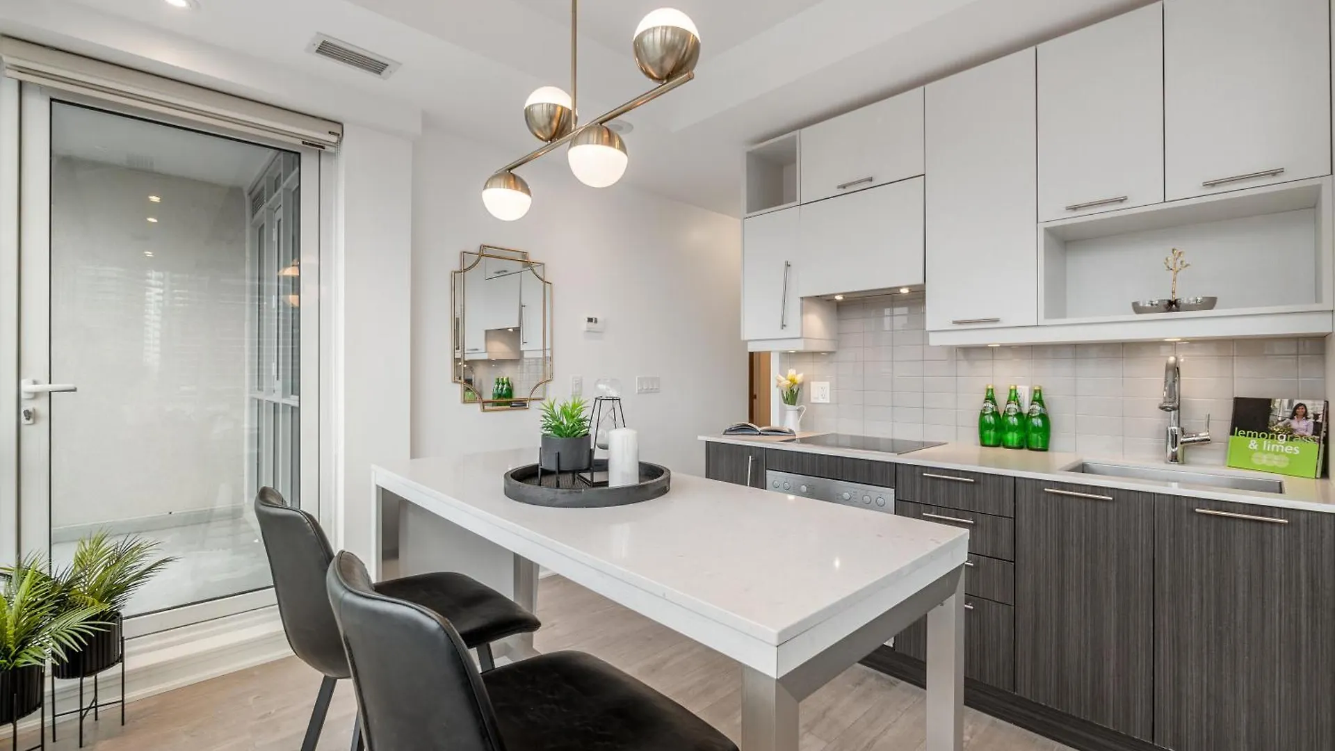 The Merrion Suites - Toronto'S Entertainment District Apartment