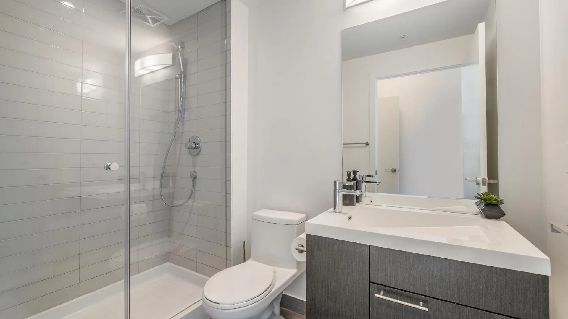 The Merrion Suites - Toronto'S Entertainment District 0*, Toronto