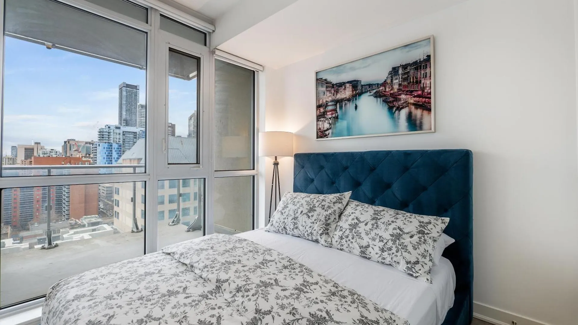 The Merrion Suites - Toronto'S Entertainment District